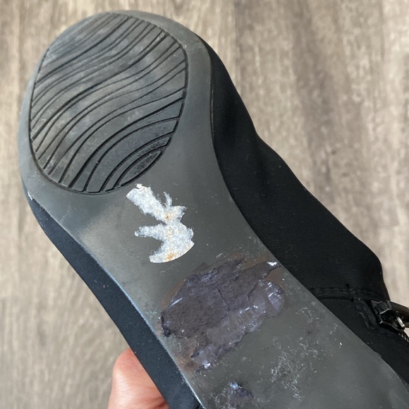 Black heeled ankle booties - Picture 9 of 17